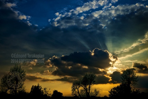 Sunset over west London. This image was shot on a Fujifilm X100s. April 29, 2014. Photo: ©Edmond Terakopian